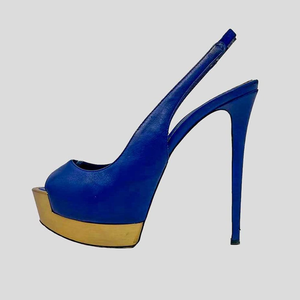 Le Silla - 38 IT | 8 US